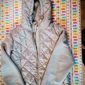 Women's Quilted Hooded Jacket - Light Grey